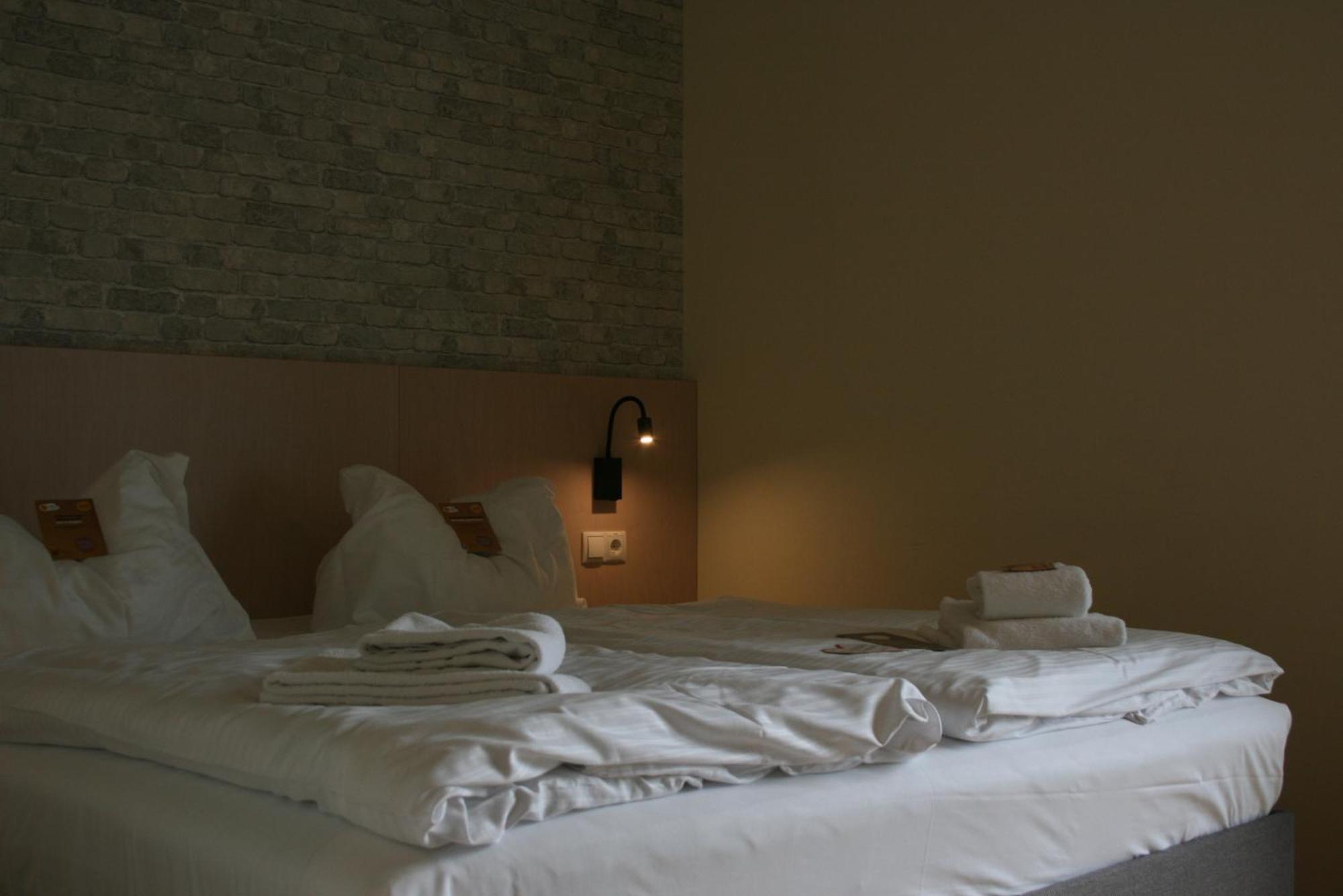 Jufa Hotel Im Brueckenkopfpark - Juelich ภายนอก รูปภาพ